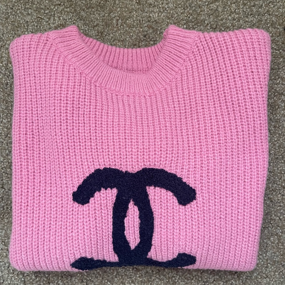 Chanel sweatshirt